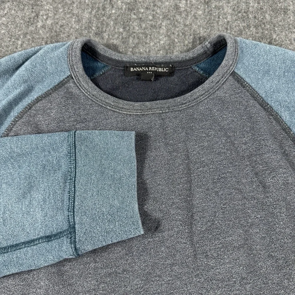 Banana Republic Men's XL Raglan Sweatshirt Blue Gray Colorblock Crewneck